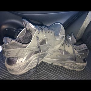 All black nike Huraches